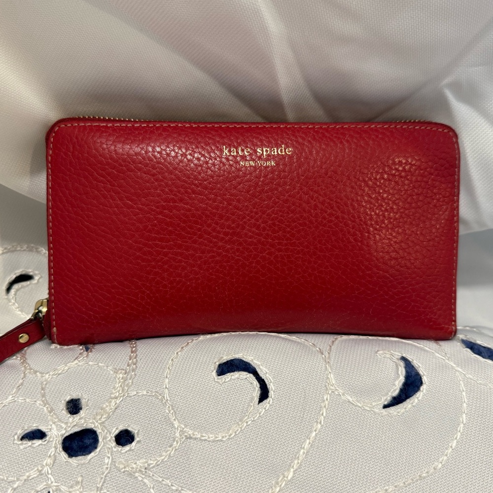 Kate Spade vintage “Dara” Ruby Leather Wallet from Foster Crossing collection